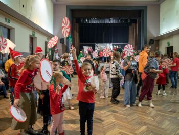 Spotkanie Mikołajkowe dla dzieci i rodzin zastępczych - zdjęcie1