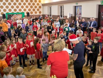 Spotkanie Mikołajkowe dla dzieci i rodzin zastępczych - zdjęcie2