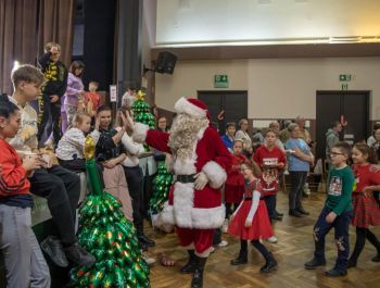 Spotkanie Mikołajkowe dla dzieci i rodzin zastępczych - zdjęcie7